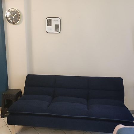 Railway Area Studio Parking Салоники Экстерьер фото