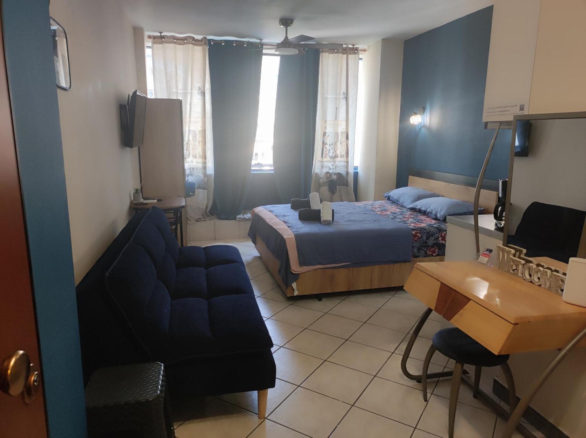 Railway Area Studio Parking Салоники Экстерьер фото